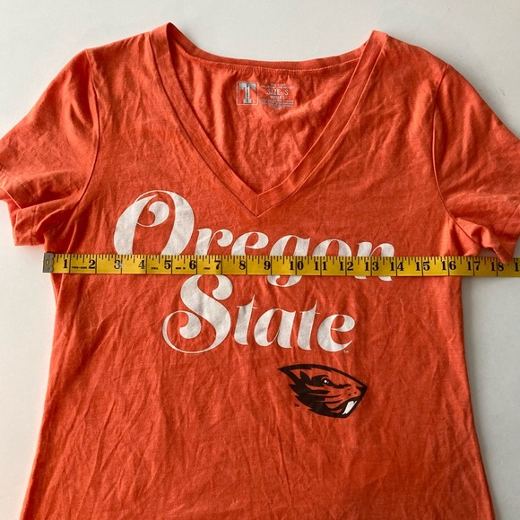 Oregon State Beavers V-Neck T-Shirt in Orange Size Small - Picture 5 of 6